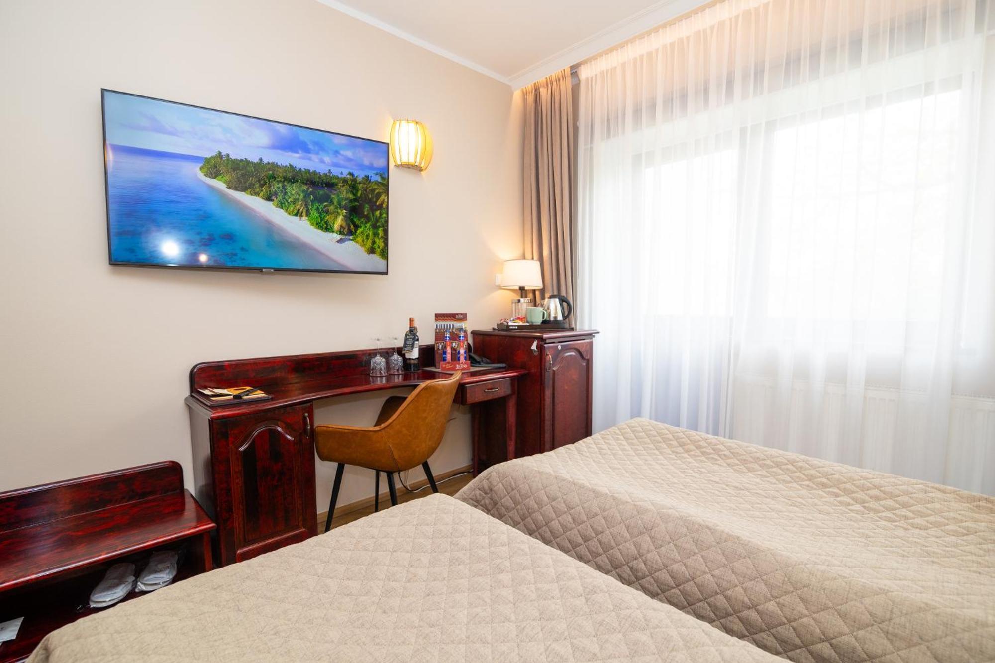 Hotel Legend Pärnu Buitenkant foto