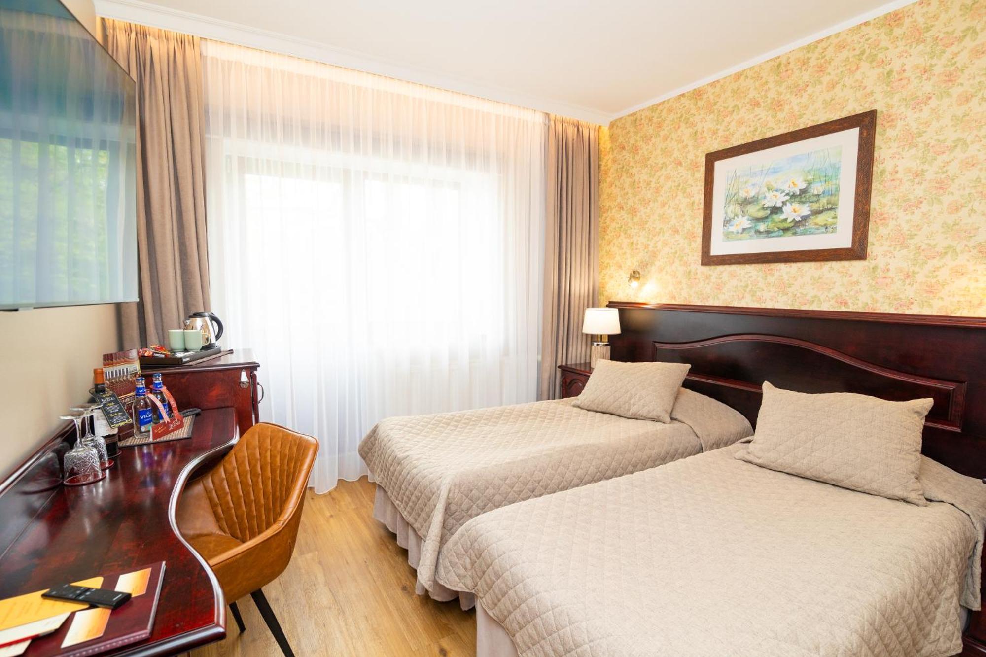Hotel Legend Pärnu Buitenkant foto