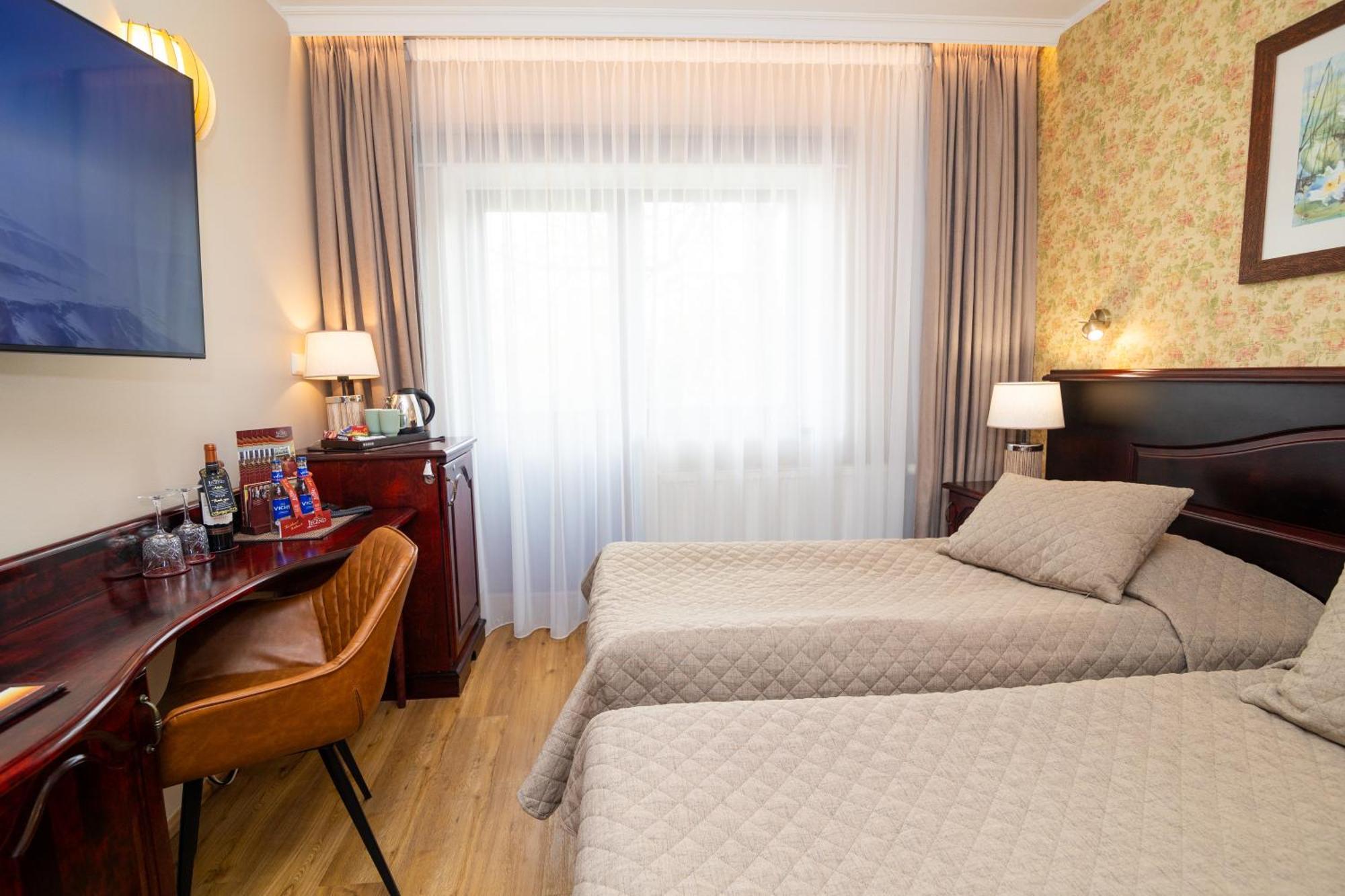 Hotel Legend Pärnu Buitenkant foto