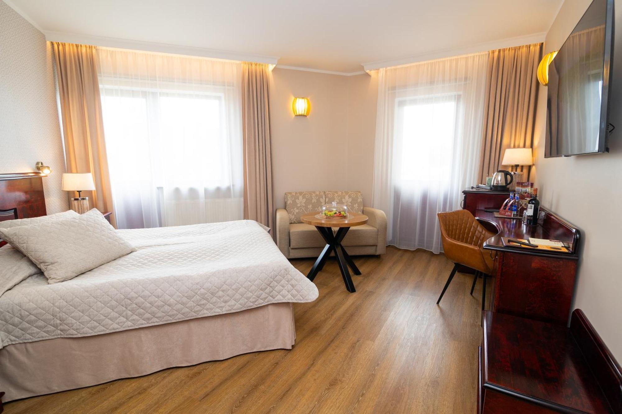 Hotel Legend Pärnu Buitenkant foto