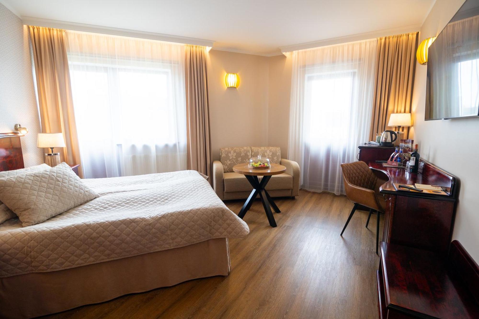 Hotel Legend Pärnu Buitenkant foto