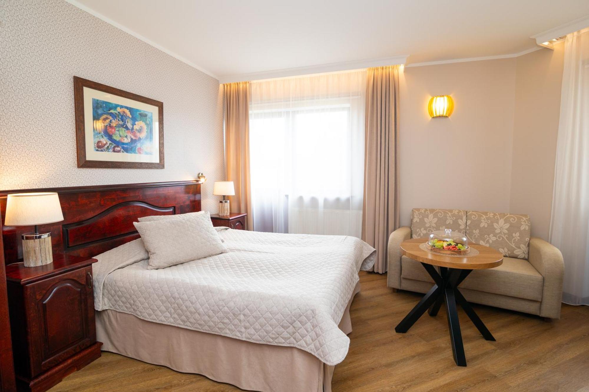 Hotel Legend Pärnu Buitenkant foto