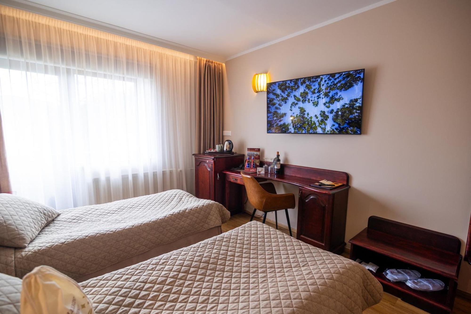 Hotel Legend Pärnu Buitenkant foto