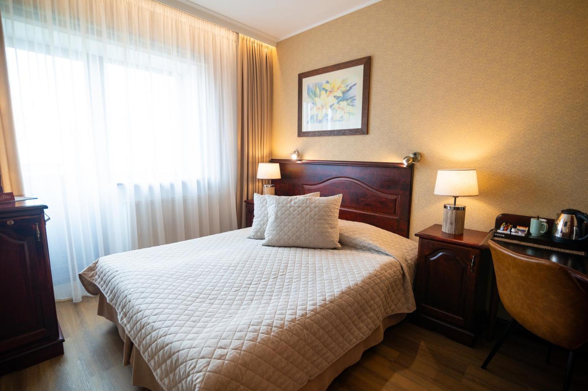 Hotel Legend Pärnu Buitenkant foto