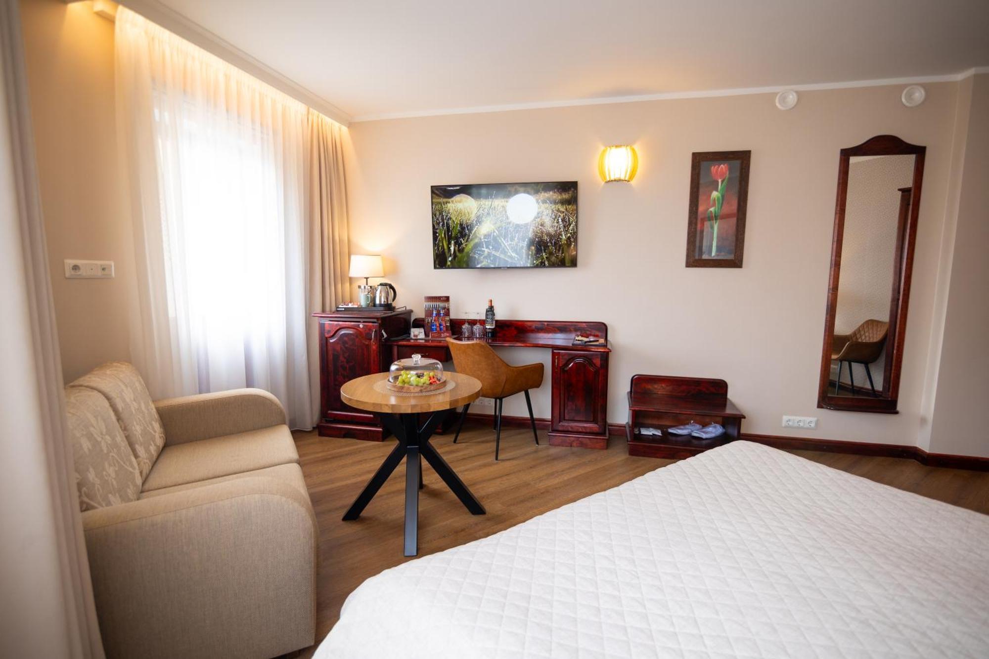 Hotel Legend Pärnu Buitenkant foto