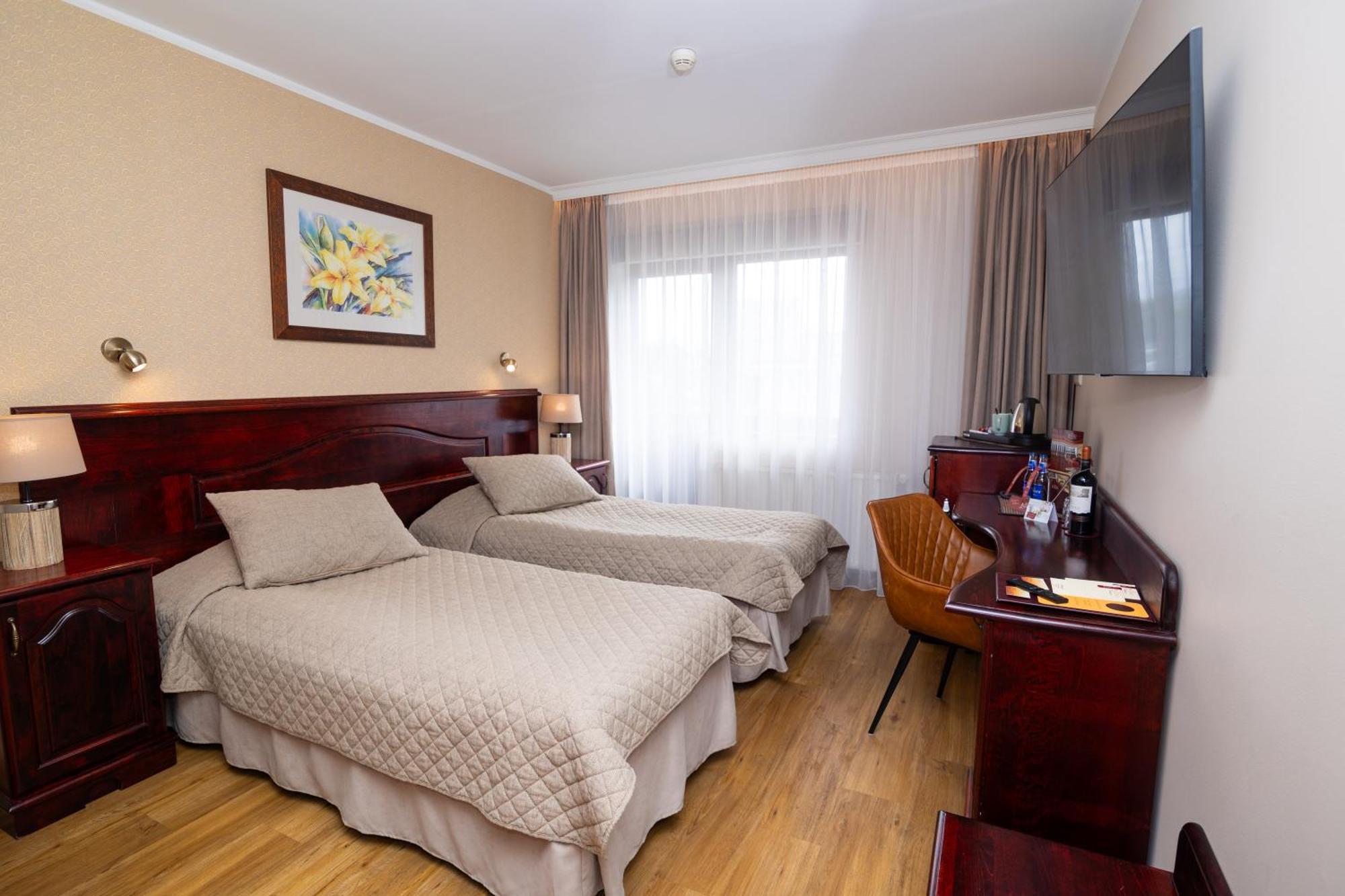 Hotel Legend Pärnu Buitenkant foto