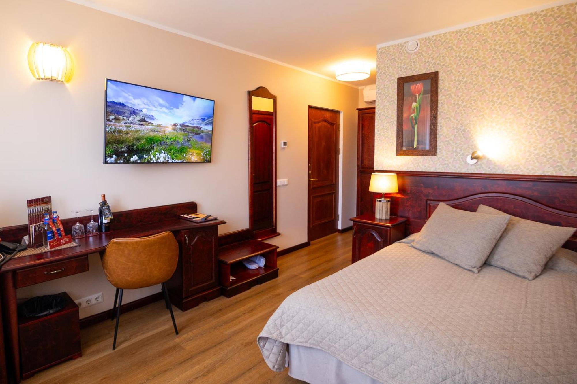 Hotel Legend Pärnu Buitenkant foto