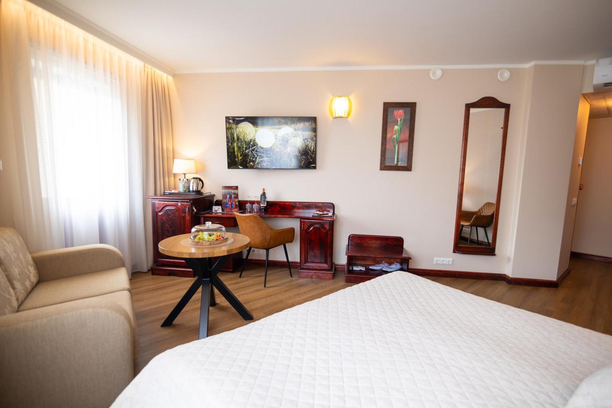 Hotel Legend Pärnu Buitenkant foto