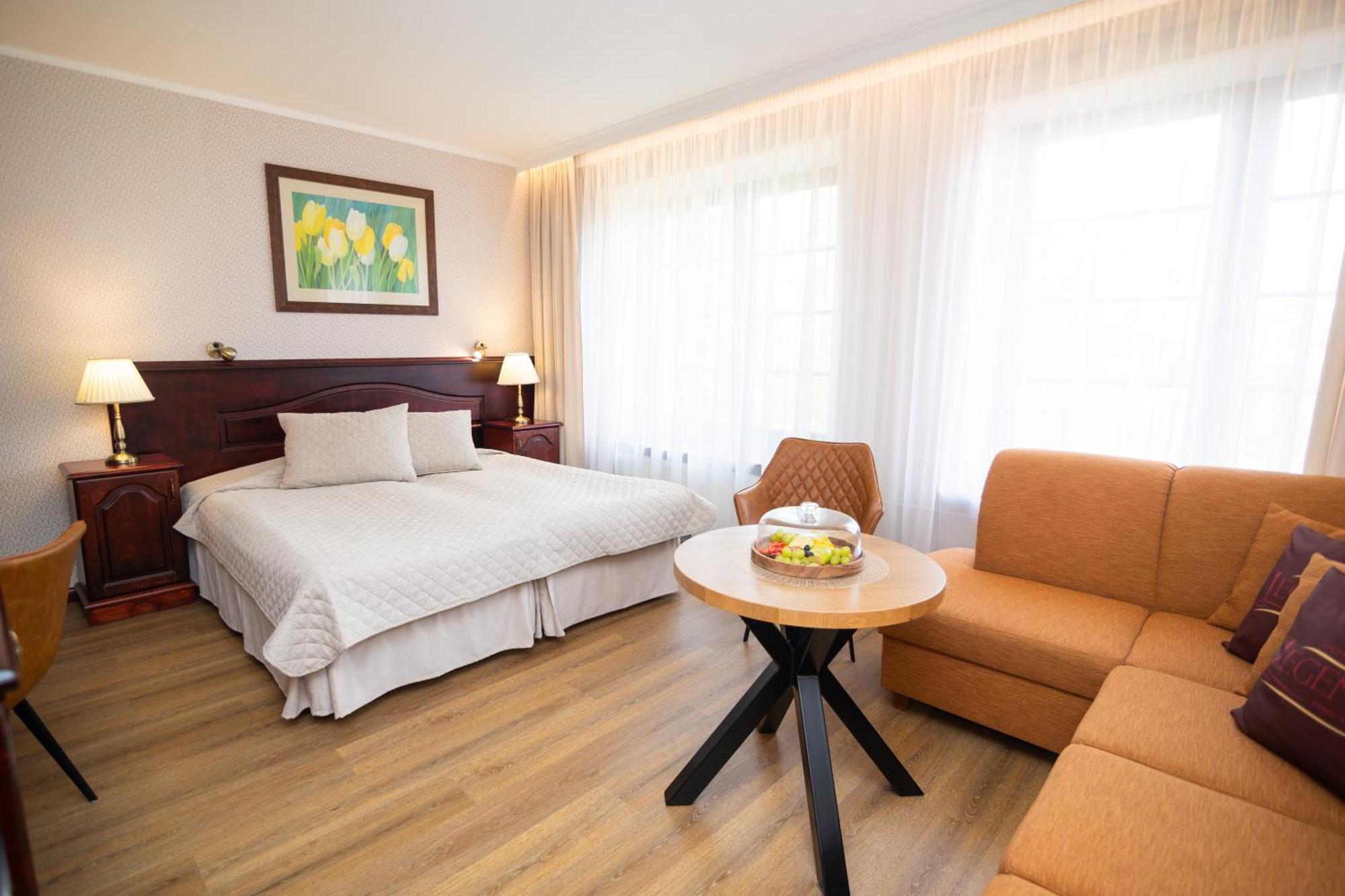 Hotel Legend Pärnu Buitenkant foto