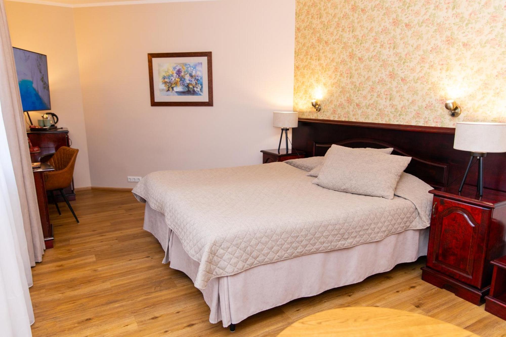 Hotel Legend Pärnu Buitenkant foto