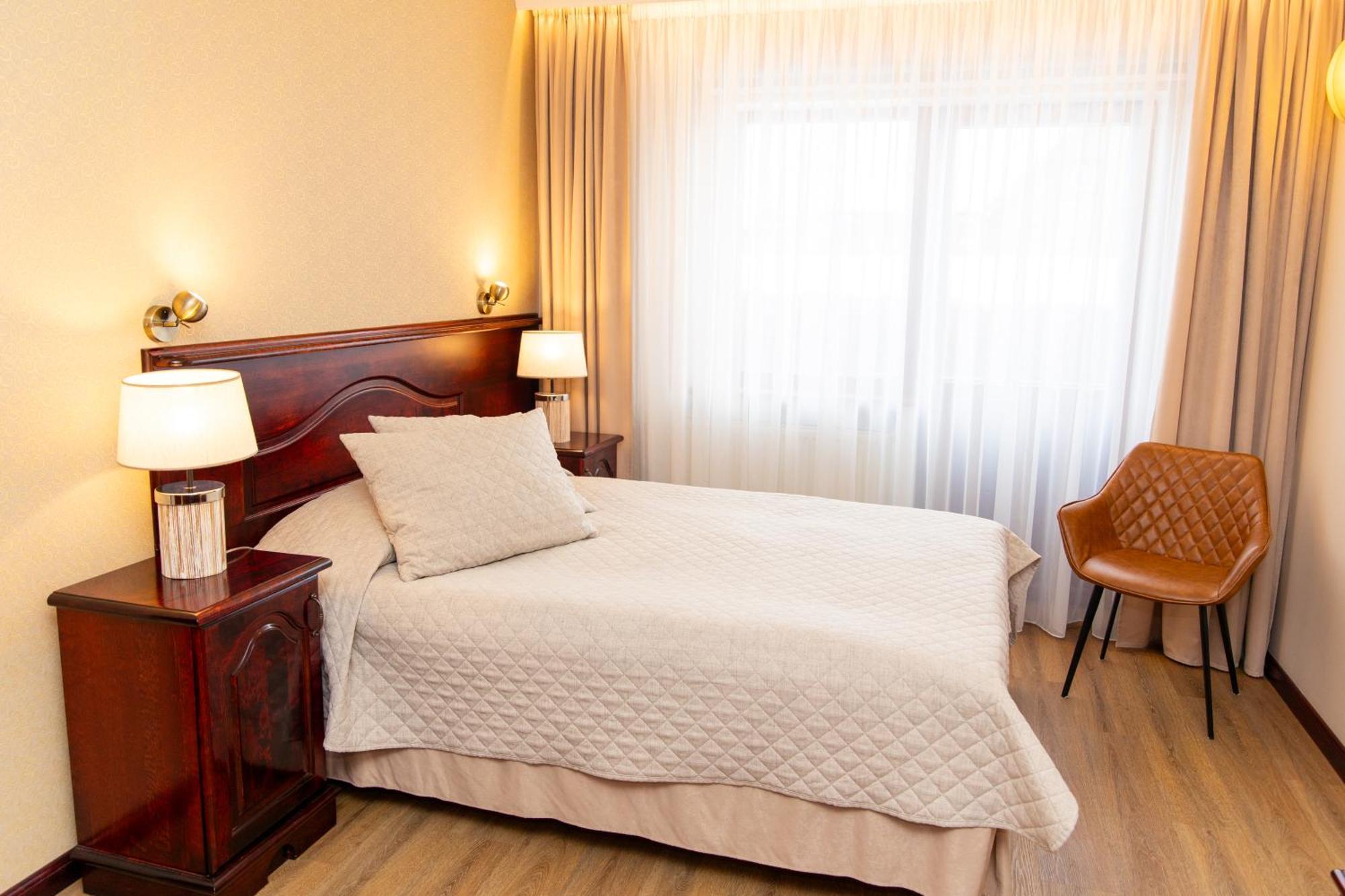 Hotel Legend Pärnu Buitenkant foto